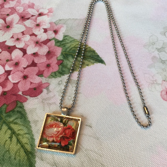 Red Roses Glass Cabashon Necklace 24” NWT - Picture 2 of 5